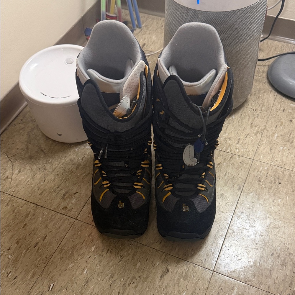 Burton 10.5 men’s snowboard Boots